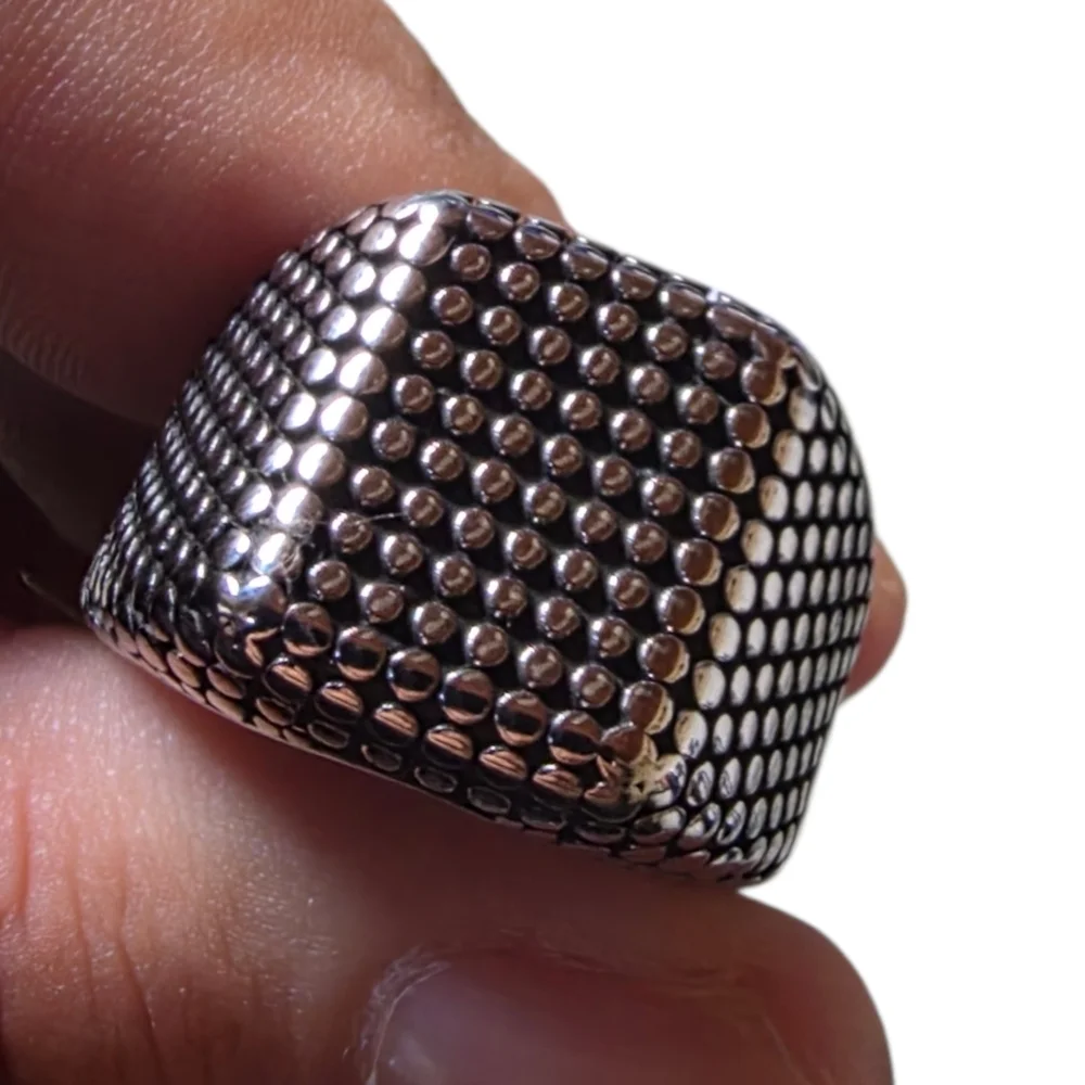 New Stainless Steel Textured Ring Size 11 - Picture 4 of 6